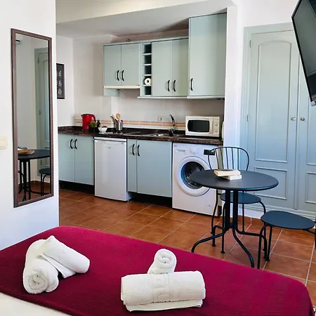 Village Aparthotel *