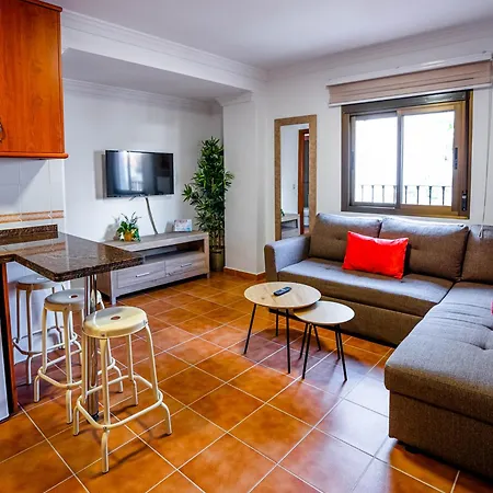 Aparthotel Village *