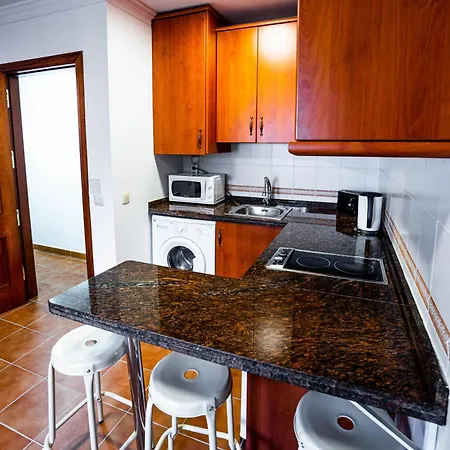Village Aparthotel *