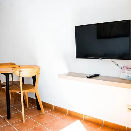 Village Aparthotel *
